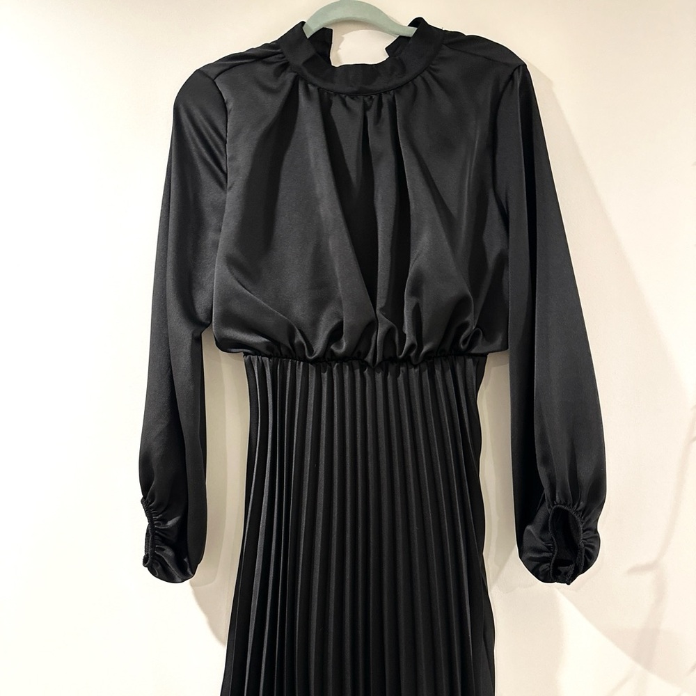 Elegant Black Pleated Dress